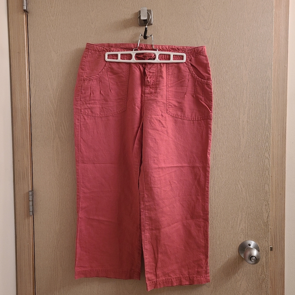 Columbia Relaxed Fit Pink Capri Pants